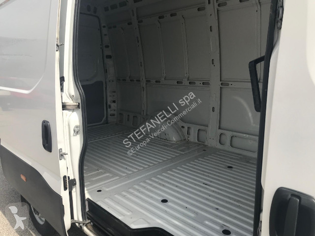 Furgoneta Iveco DAILY 35S14 V FURGONE