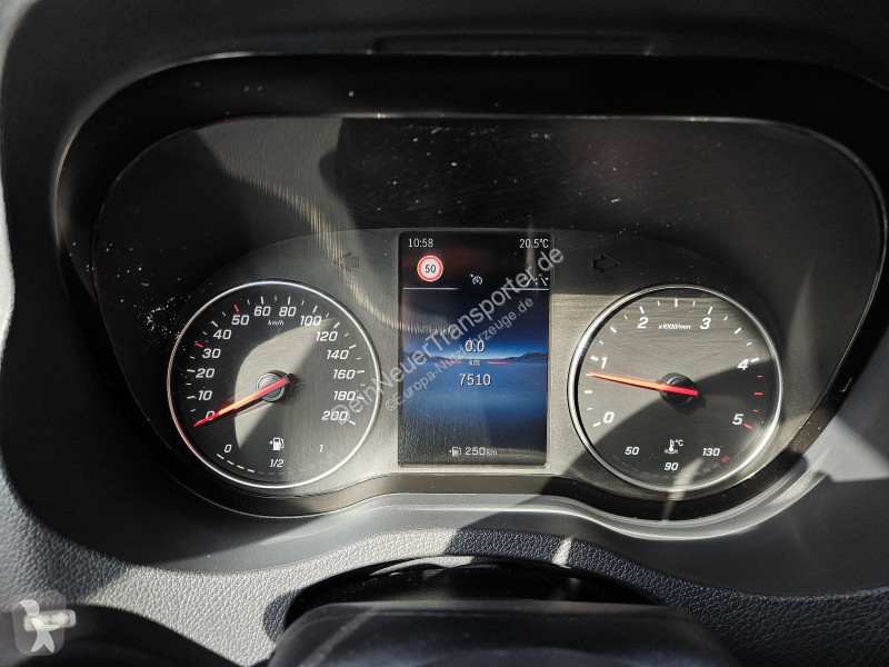 Véhicule utilitaire Mercedes 317 CDI...