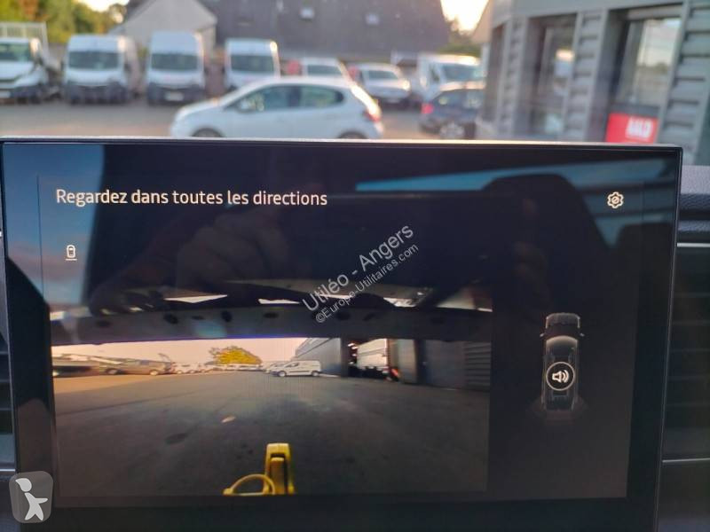 Véhicule utilitaire Nissan