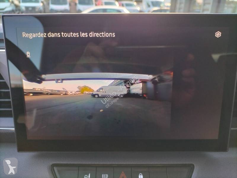 Véhicule utilitaire Nissan