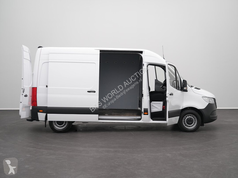Лекотоварен автомобил Mercedes 315 CDI