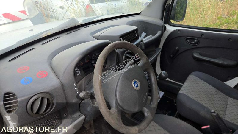 Лекотоварен автомобил Fiat DOBLO