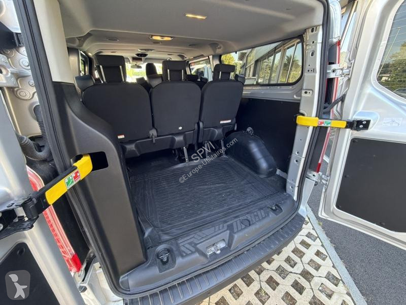 Лекотоварен автомобил Ford 2T Kombi T330 L2H2...