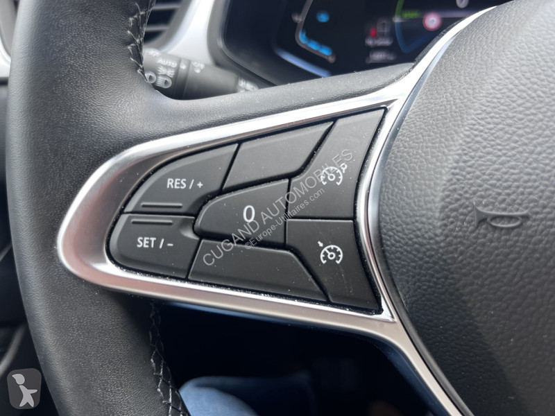 Furgoneta Renault CAPTUR II 1.6 E-TECH FULL...