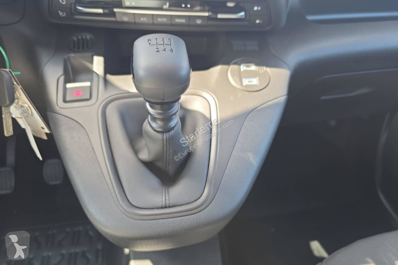 Véhicule utilitaire Citroën  BERLINGO CABINE...