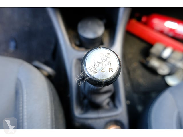 Коммерческий автомобиль Peugeot 208