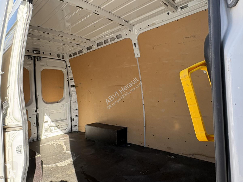 Furgoneta Iveco 35S14V12 CAMERA DE RECUL...