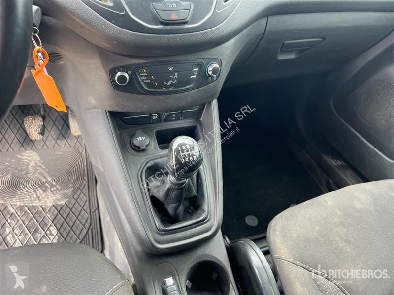 Veículo utilitário Ford Courier Cargo Van