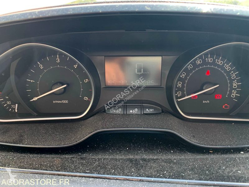 Véhicule utilitaire Peugeot 208