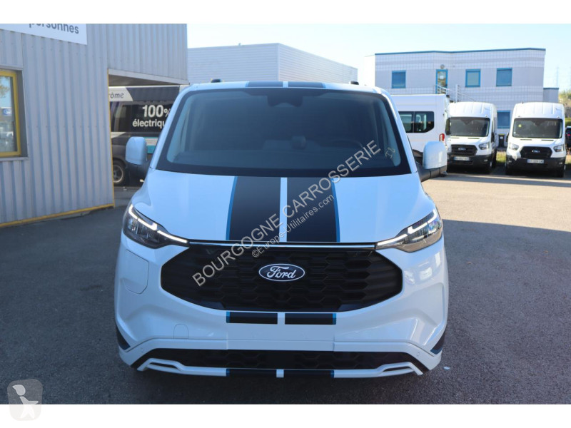 Véhicule utilitaire Ford
