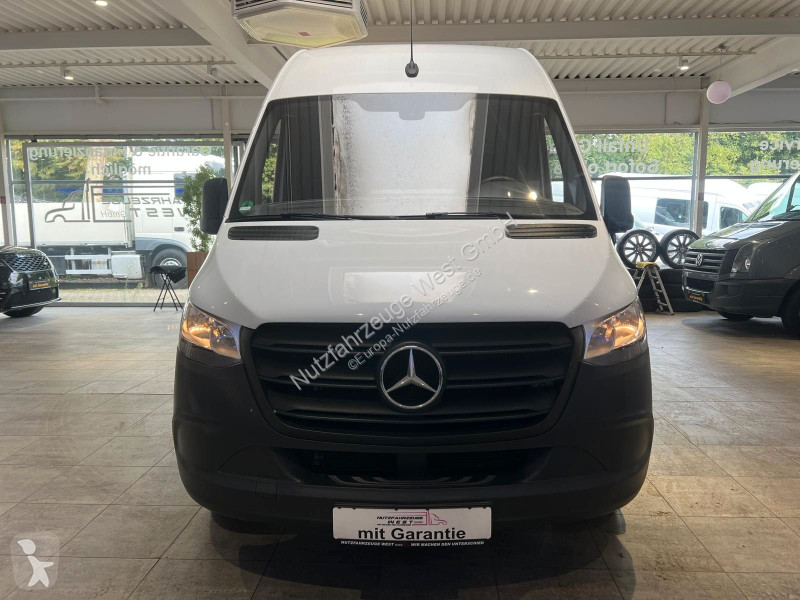 Užitkové vozidlo Mercedes 211/311...