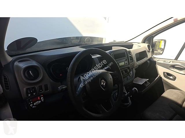 Véhicule utilitaire Renault TRAFIC