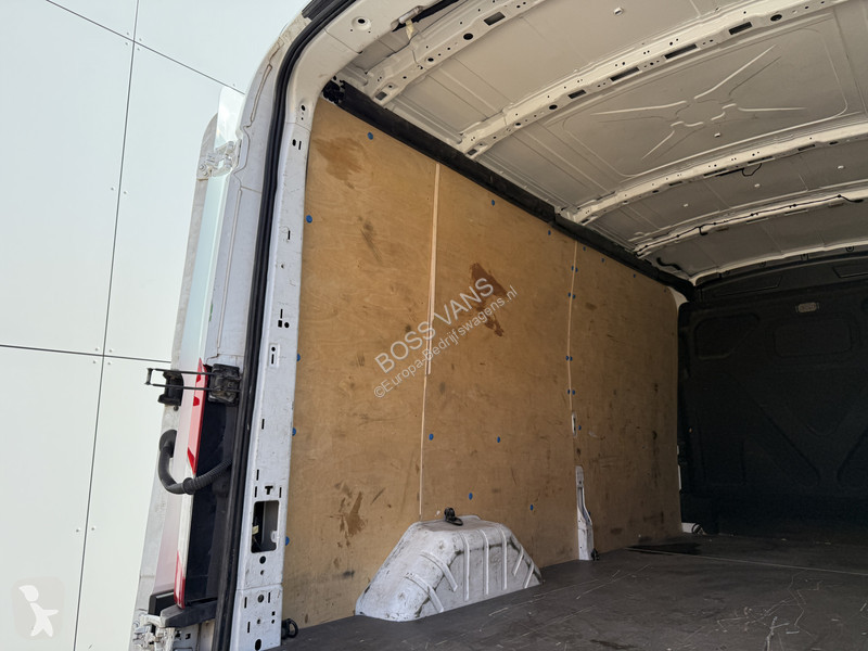 Veicolo commerciale Ford 68kWh 184PK L3H2 317km...