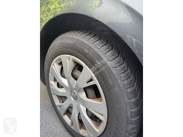Peugeot 208 van