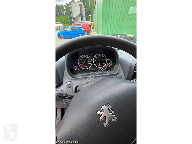 Коммерческий автомобиль
