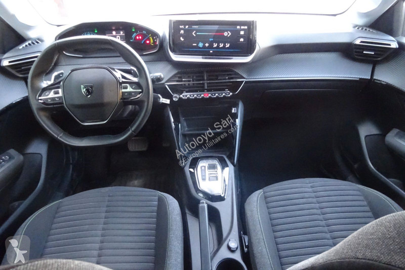 Коммерческий автомобиль Peugeot 1,2 HYBRID 100 BVA