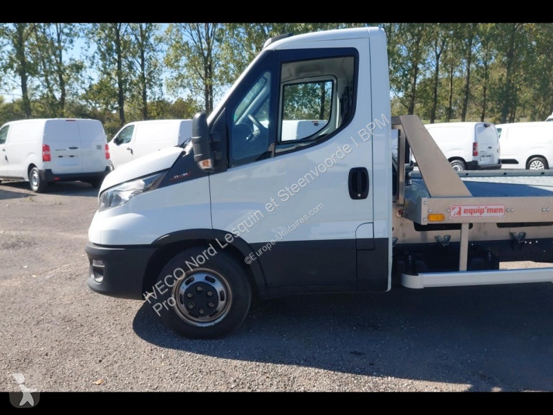 عربة نفعية Iveco CCb 35C16H empattement 4100...