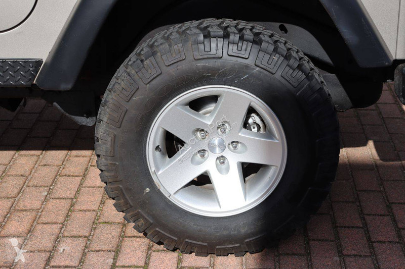 عربة نفعية Jeep