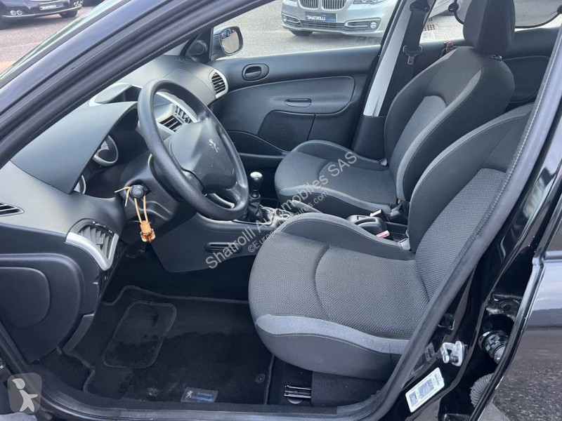 Autoutilitară Peugeot 1.1 i 60ch 4cv 5Portes...