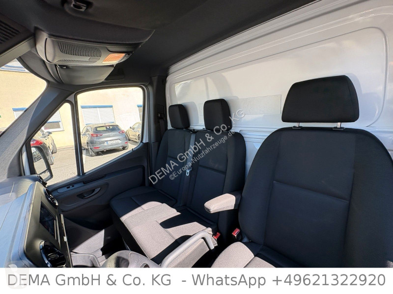 Véhicule utilitaire Mercedes...