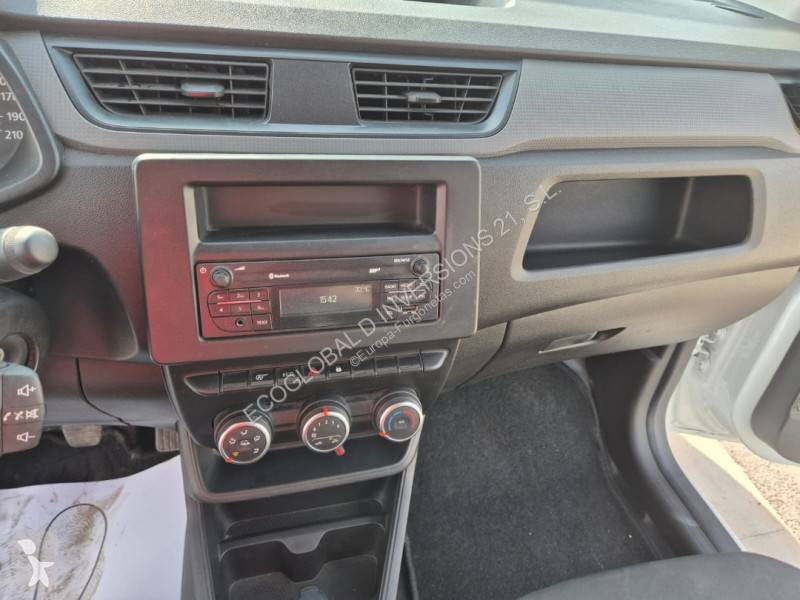 Véhicule utilitaire Renault DCI 95