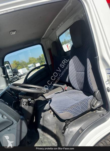 Véhicule utilitaire Isuzu