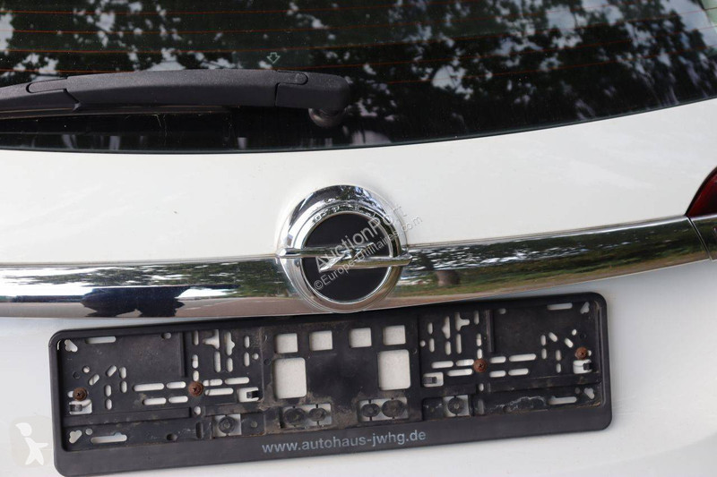 Véhicule utilitaire Opel Sports SW