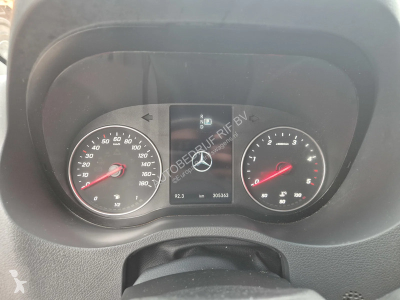 Véhicule utilitaire Mercedes 316 CDI/ L2H1/Aut/...