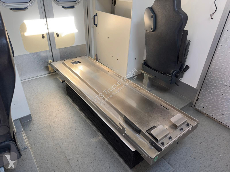 Véhicule utilitaire Mercedes 519 Cdi Hospi...