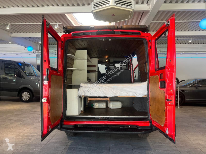Véhicule utilitaire Iveco...