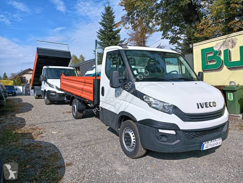 Véhicule utilitaire Iveco 33S12