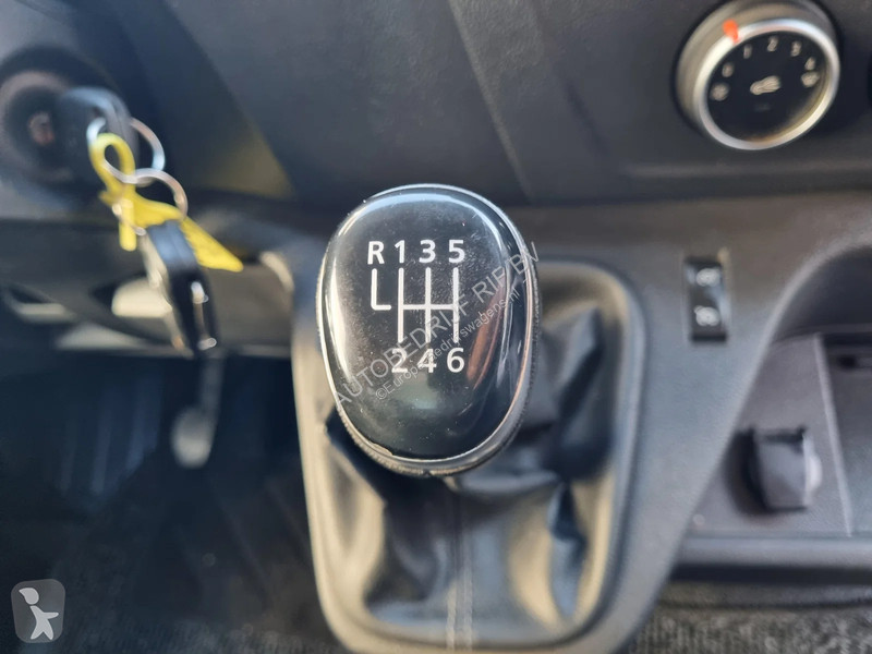 Véhicule utilitaire Renault 2.3 dci 146 pk...
