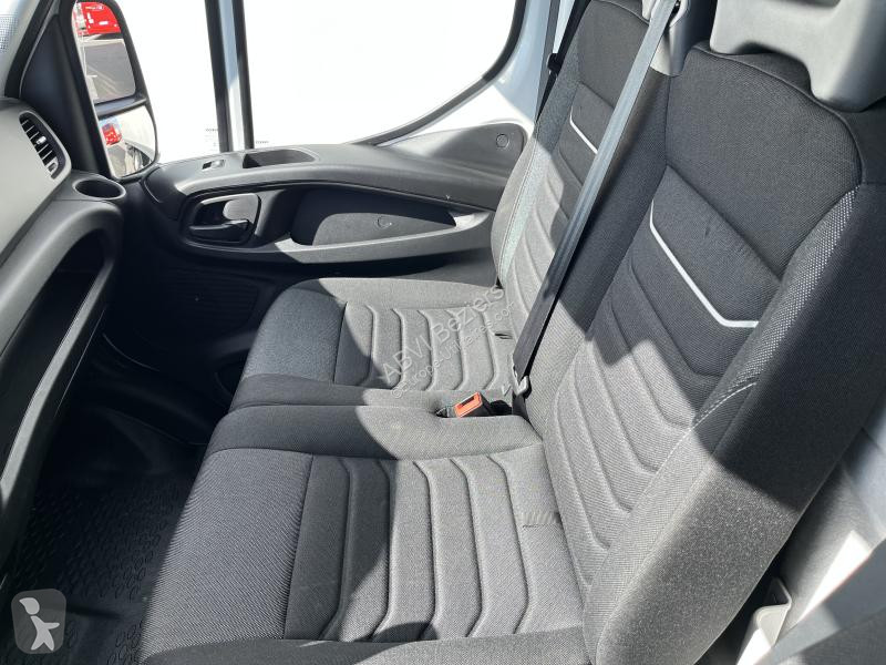 Iveco 35C16H CAISSE LABBE HAYON AUVENT...