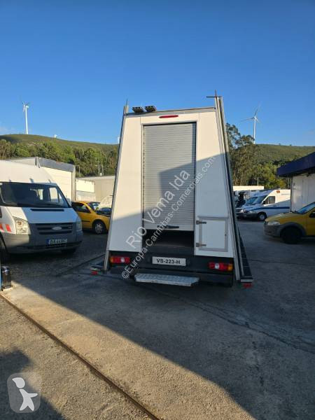 Véhicule utilitaire Mitsubishi Fuso 3C13