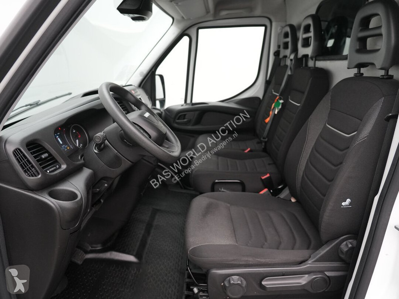 Véhicule utilitaire Iveco 35S16