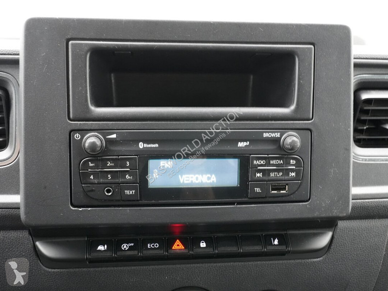 Véhicule utilitaire Renault 145PK