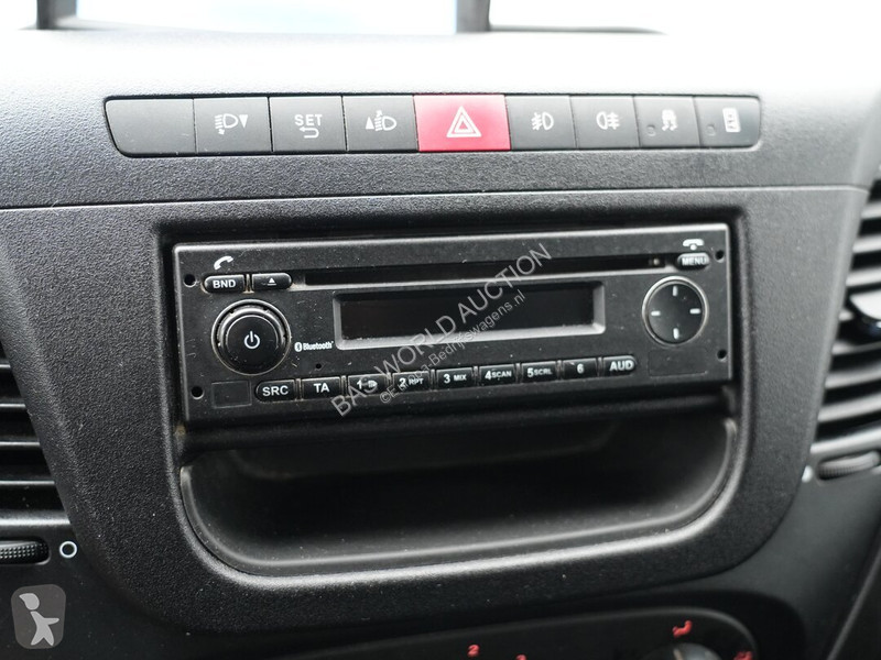Véhicule utilitaire Iveco 35C14
