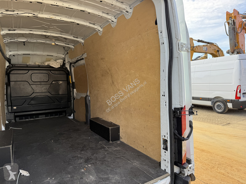 Véhicule utilitaire Ford e 68kWh 184PK E-