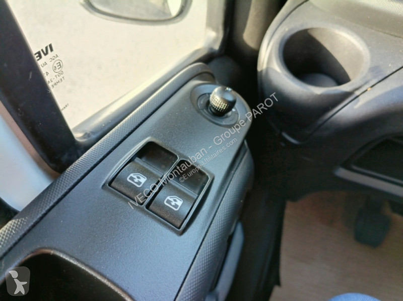 Véhicule utilitaire Iveco 35C16H empattement...