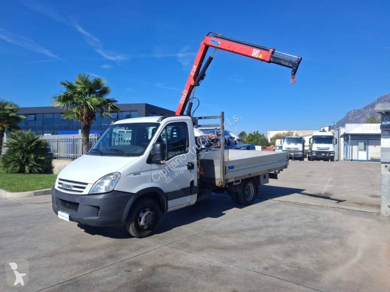 Véhicule utilitaire Iveco 35C12