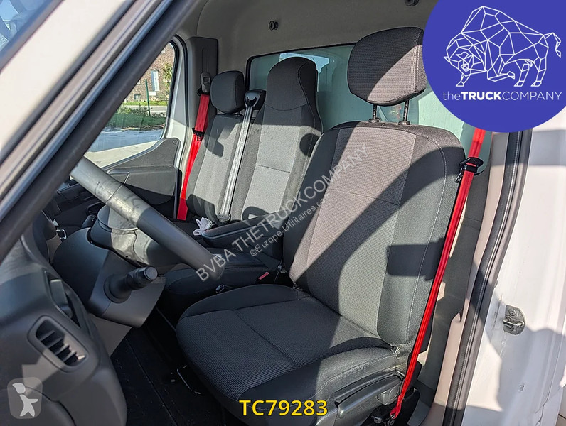 Véhicule utilitaire Renault 2.3 DCI KOFFER MET...