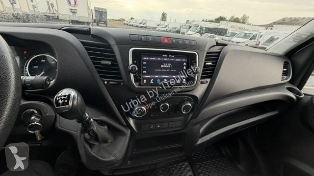 Užitkové vozidlo Iveco FRIGO 12M3 160 CV ROUES...