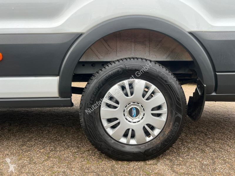 Véhicule utilitaire Ford 350 L4H3...
