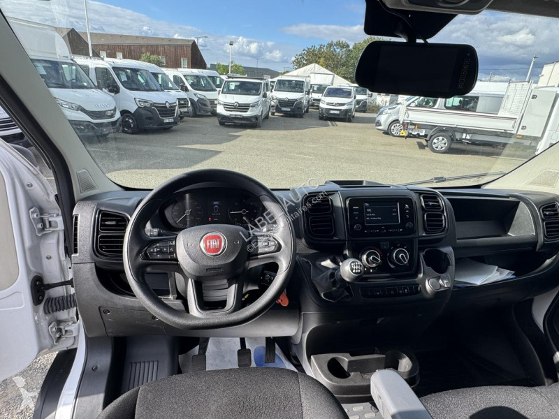 Fiat DUCATO CAISSE 20M3 + HAYON 3T5 MAXI 2.2...