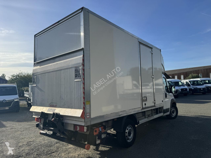 Fiat DUCATO CAISSE 20M3 + HAYON 3T5 MAXI 2.2...