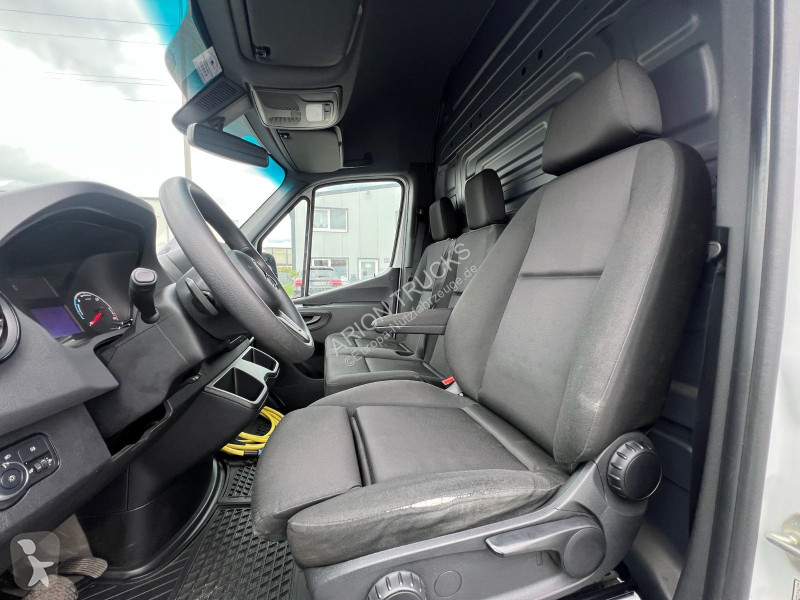 عربة نفعية Mercedes e L2H2...