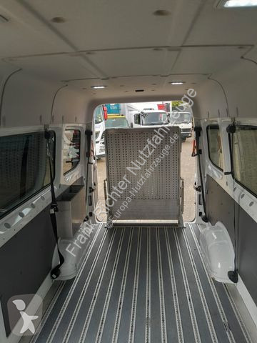 Autoutilitară Volkswagen Rollstuhlrampe org 149...