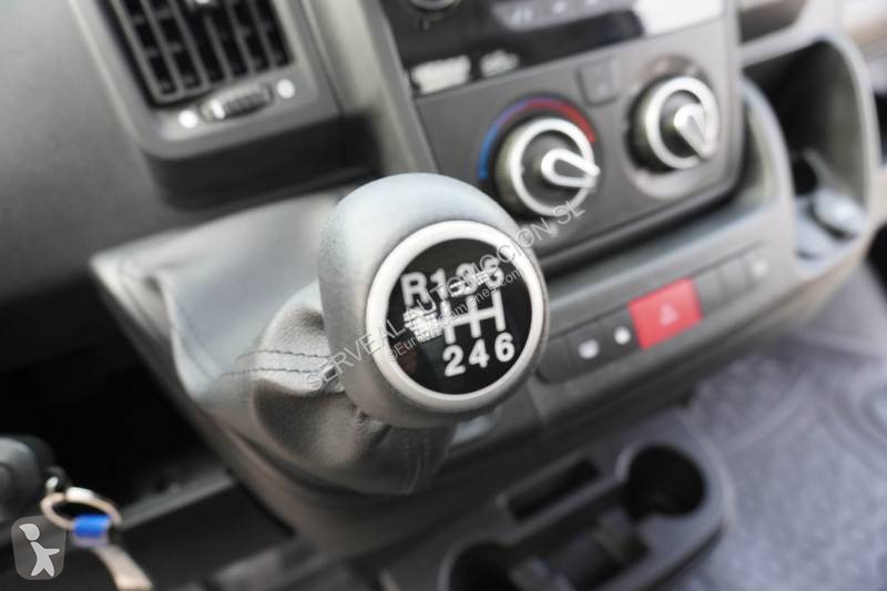 Véhicule utilitaire Peugeot