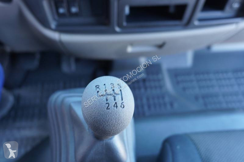 Samochód dostawczy Nissan