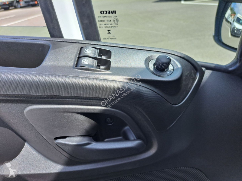 Autoutilitară Iveco 35C18 180CV 3L ALUMINIUM...